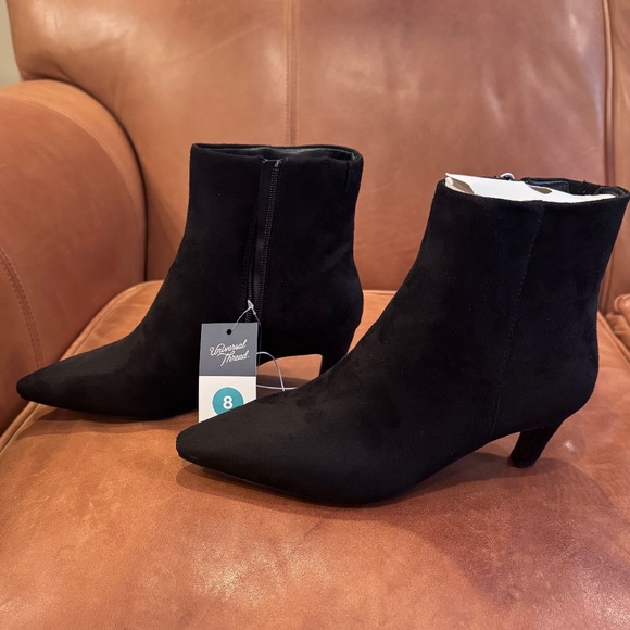 🆕 NWT Black faux suede kitten heel boots - Picture 4 of 10